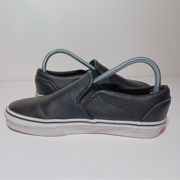 Vans Asher Slip On Sz Women 8.5 Black Perforated Leather Low-Top Shoe 215 Box 25 - Picture 2 of 10